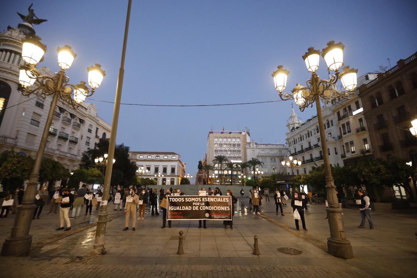 La protesta de los comerciantes del Centro de Córdoba, en imágenes