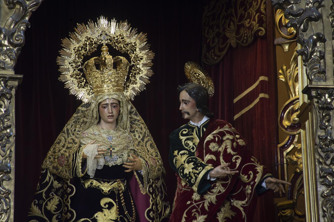 Altar del aniversario de la coronación canónica de la Virgen de la Amargura