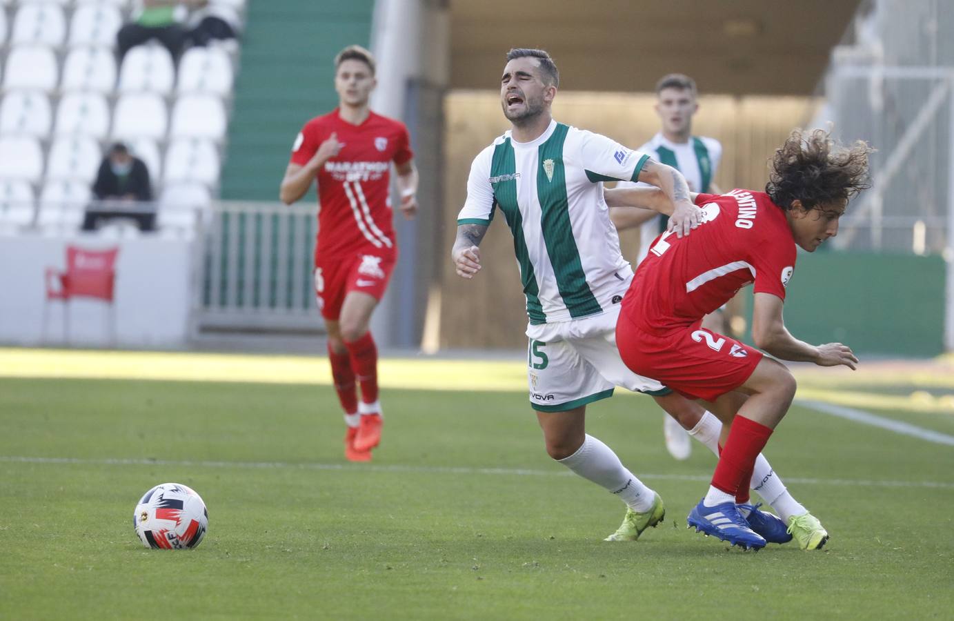 El tropiezo del Córdoba CF ante el Sevilla Atlético, en imágenes