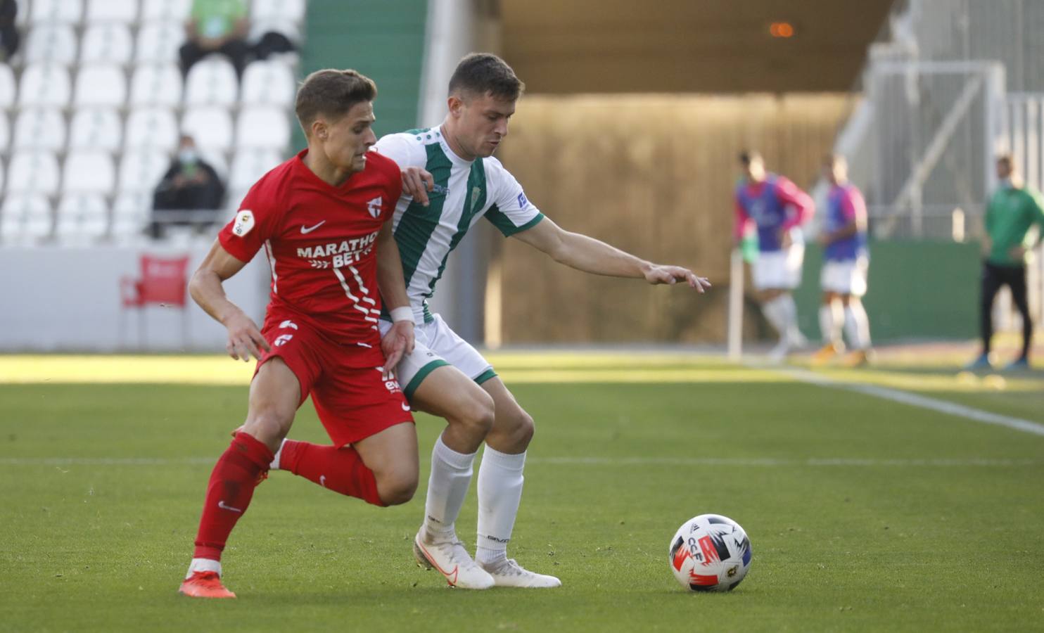 El tropiezo del Córdoba CF ante el Sevilla Atlético, en imágenes