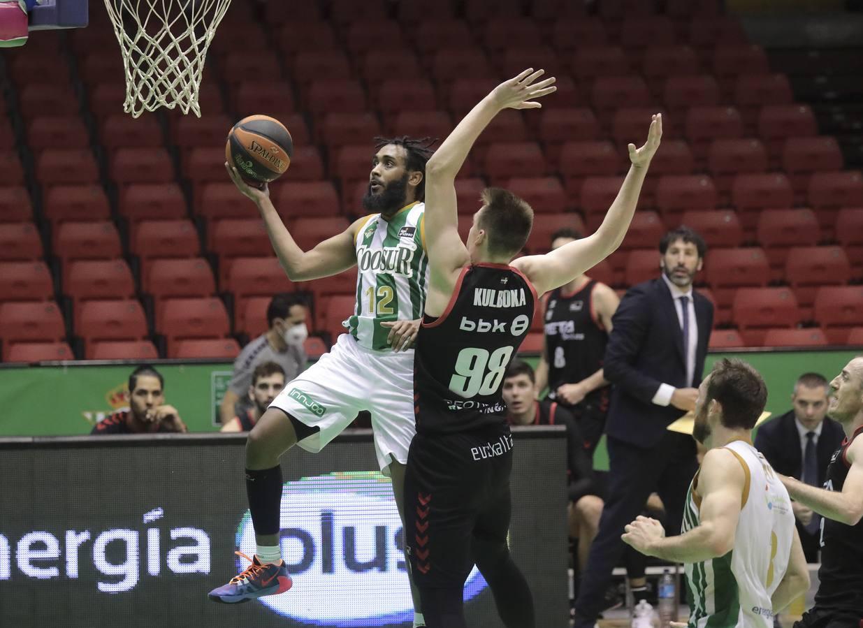 Las mejores imágenes del partido entre el Coosur Real Betis y el Bilbao Basket