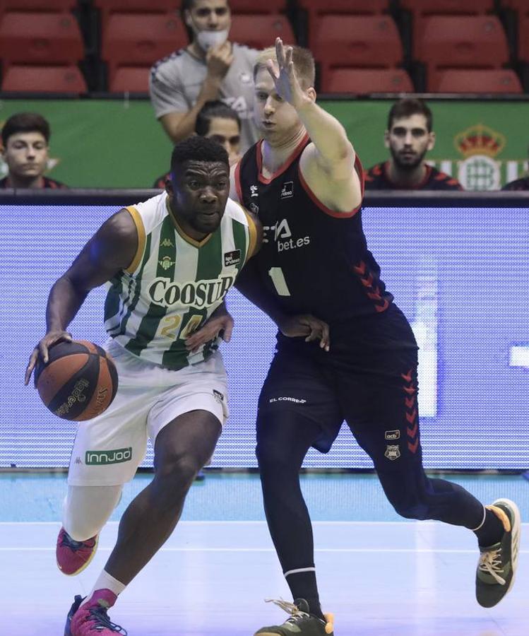 Las mejores imágenes del partido entre el Coosur Real Betis y el Bilbao Basket