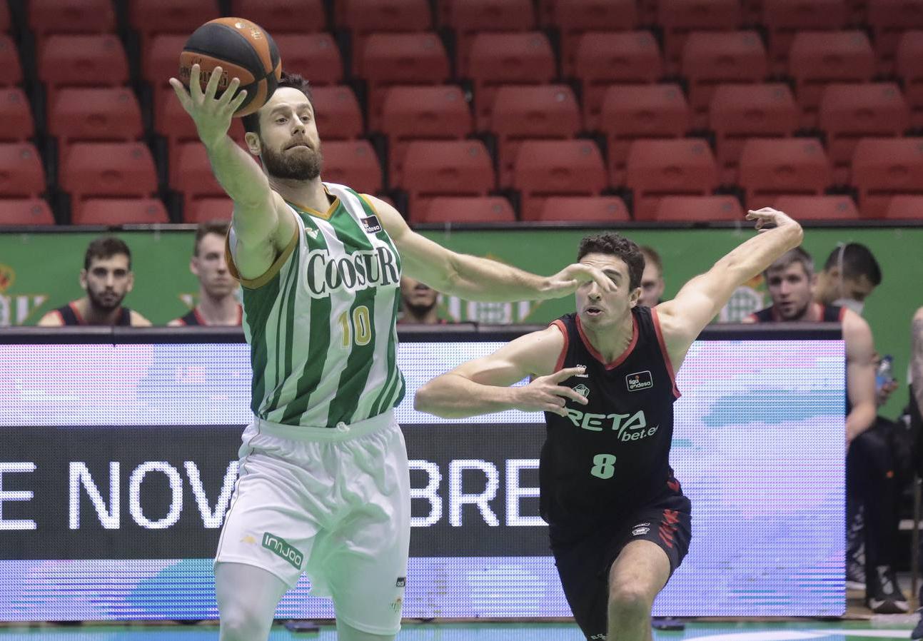 Las mejores imágenes del partido entre el Coosur Real Betis y el Bilbao Basket