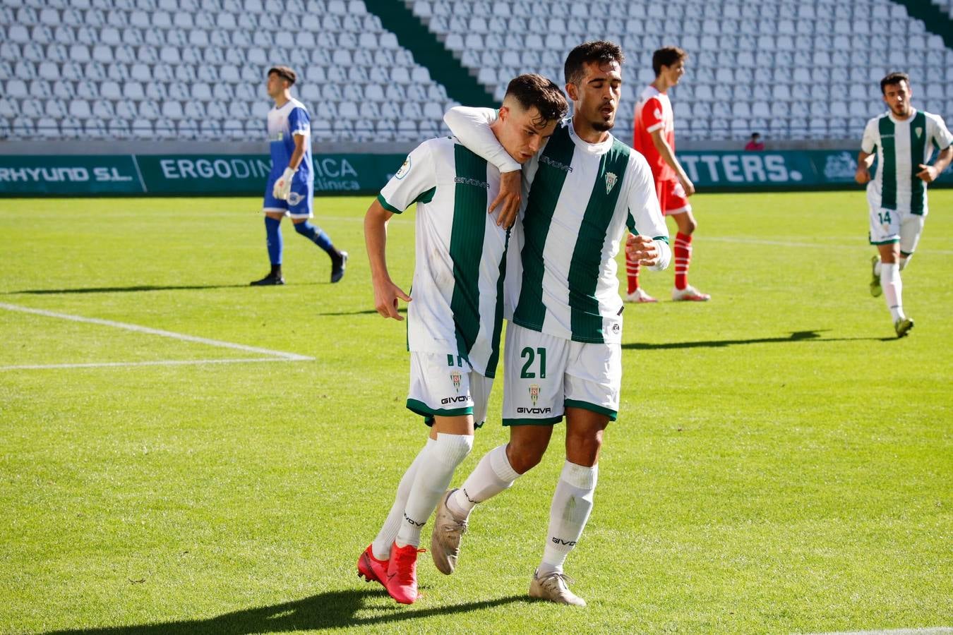 La primera victoria del Córdoba B en El Arcángel ante La Palma, en imágenes