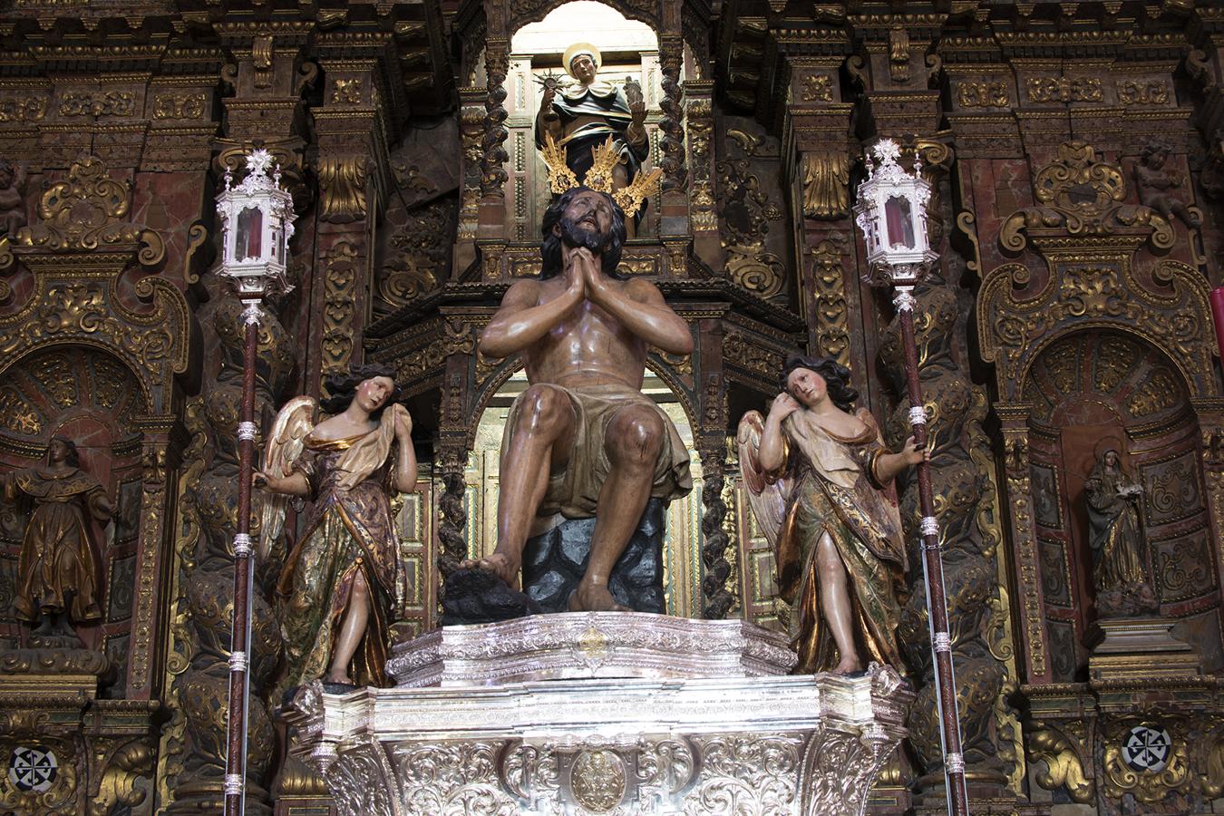 El Cristo de las Penas de la Estrella, en el altar mayor de San Jacinto