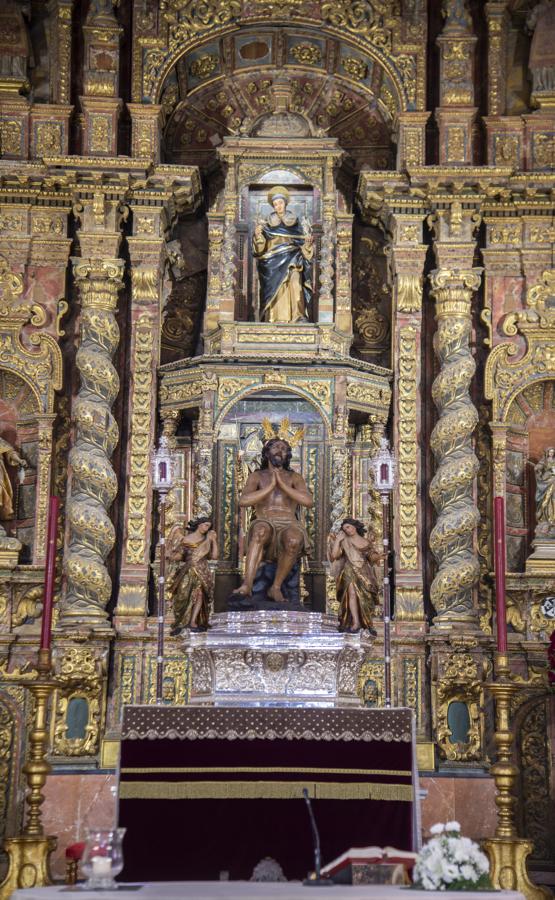 El Cristo de las Penas de la Estrella, en el altar mayor de San Jacinto