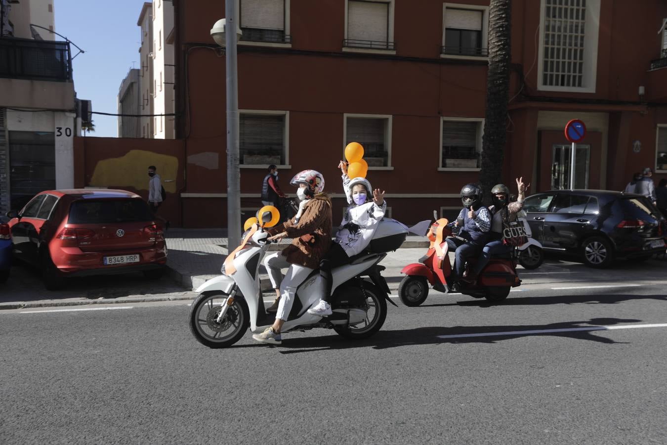 Caravana de vehículos en Cádiz contra «la ley Celaá»