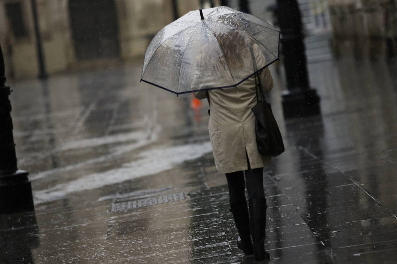 El tiempo Sevilla: Aemet activa el aviso naranja por fuertes lluvias y tormentas este miércoles