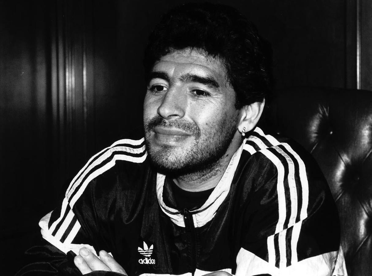 Paso de Maradona por el Sevilla F.C., en imágenes (y II)