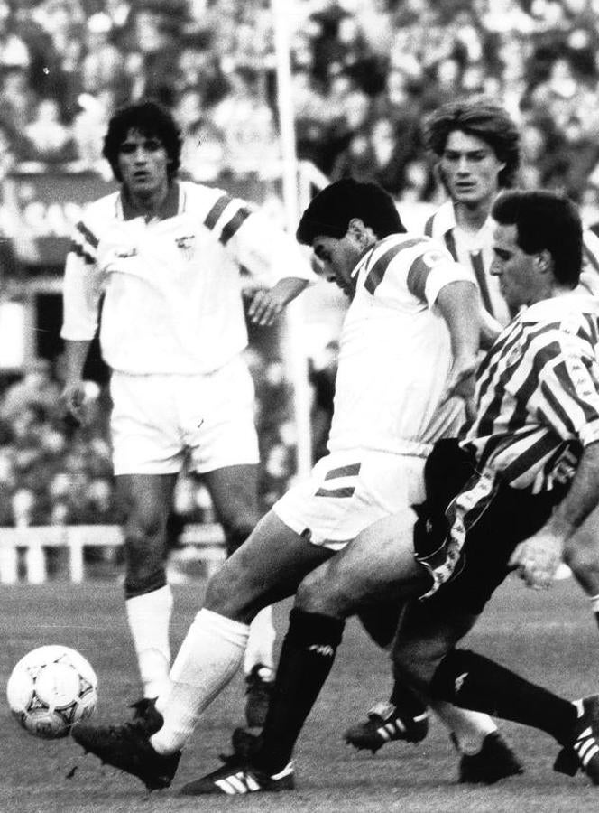 Paso de Maradona por el Sevilla F.C., en imágenes (y II)