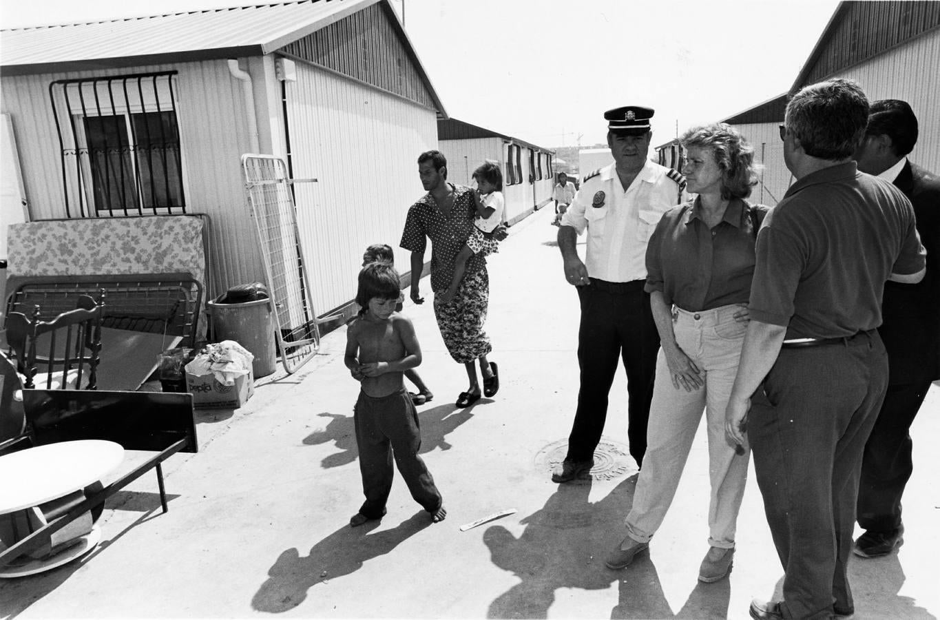 La alcaldesa de Sevilla, Soledad Jiménez Becerril, visitando el Vacie en 1994