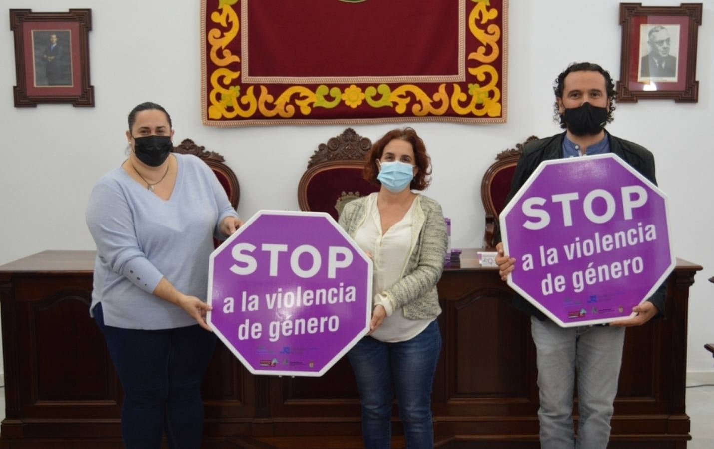 Fotogalería: Actos conmemorativos por el 25-N en Cádiz