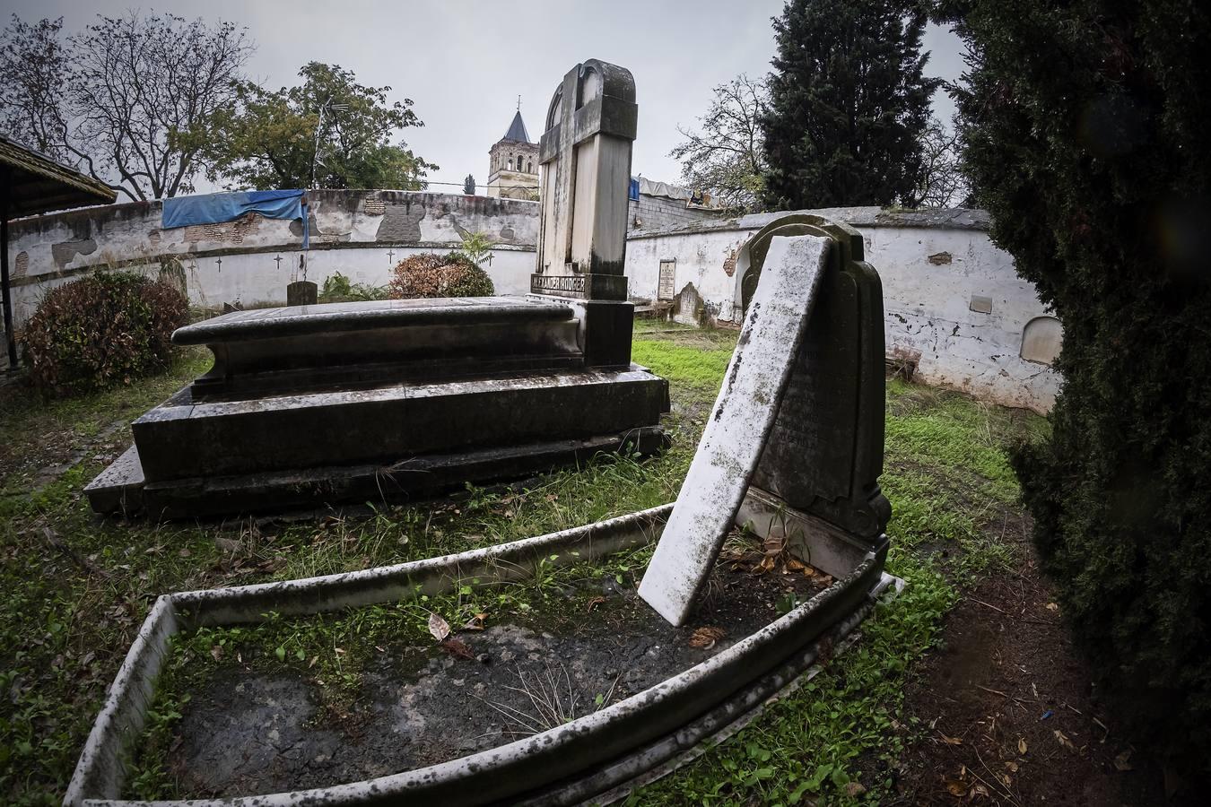 Cementerio de los Ingleses de Sevilla, un tesoro abandonado