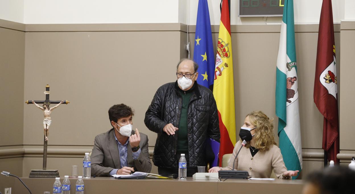 El fracaso de la moción de censura en Baena, en imágenes