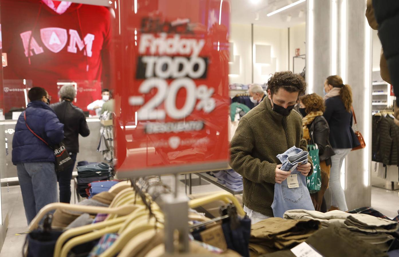 El ambiente del Black Friday de Córdoba, en imágenes