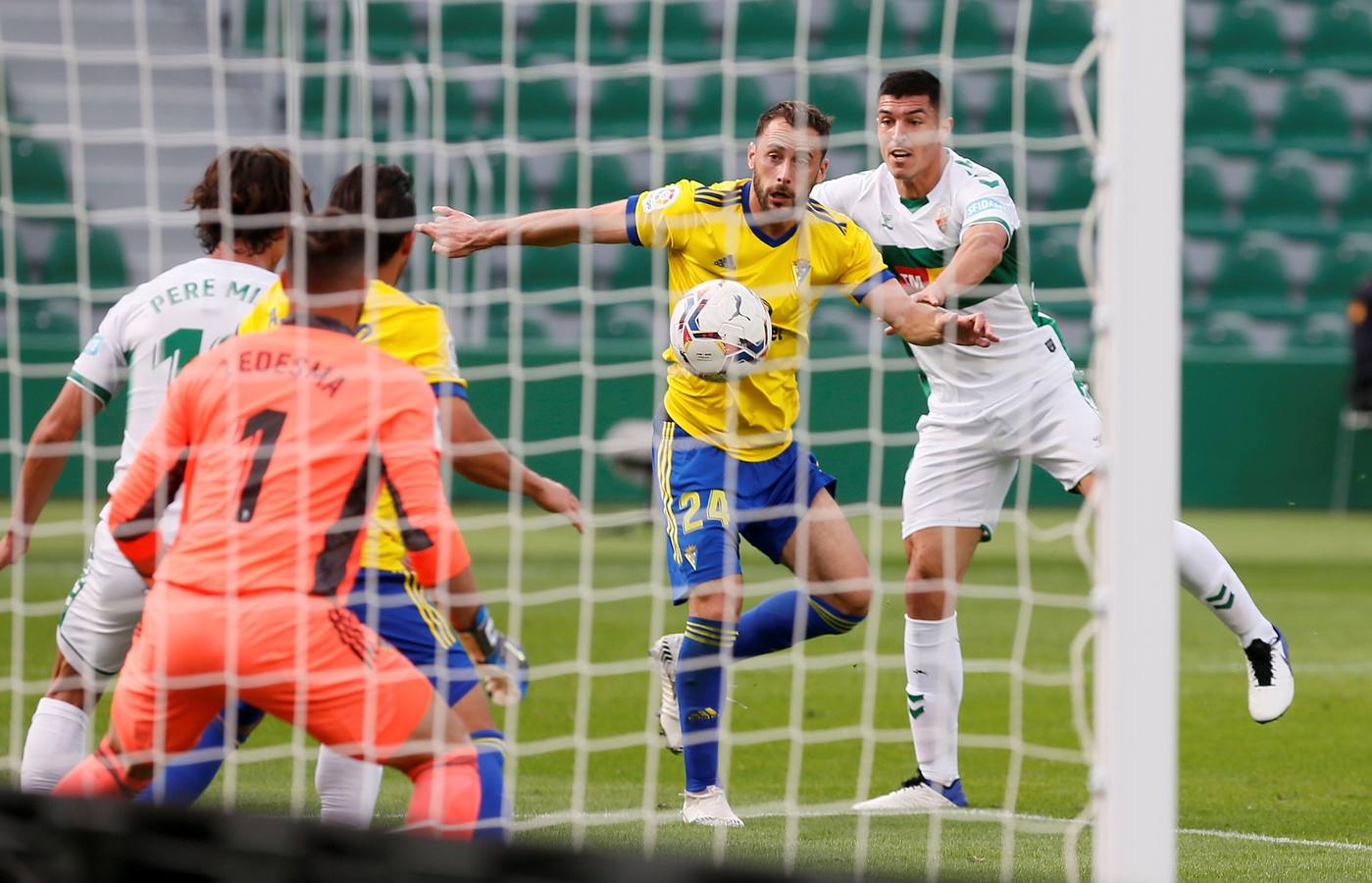 FOTOS: Las imágenes del Elche - Cádiz