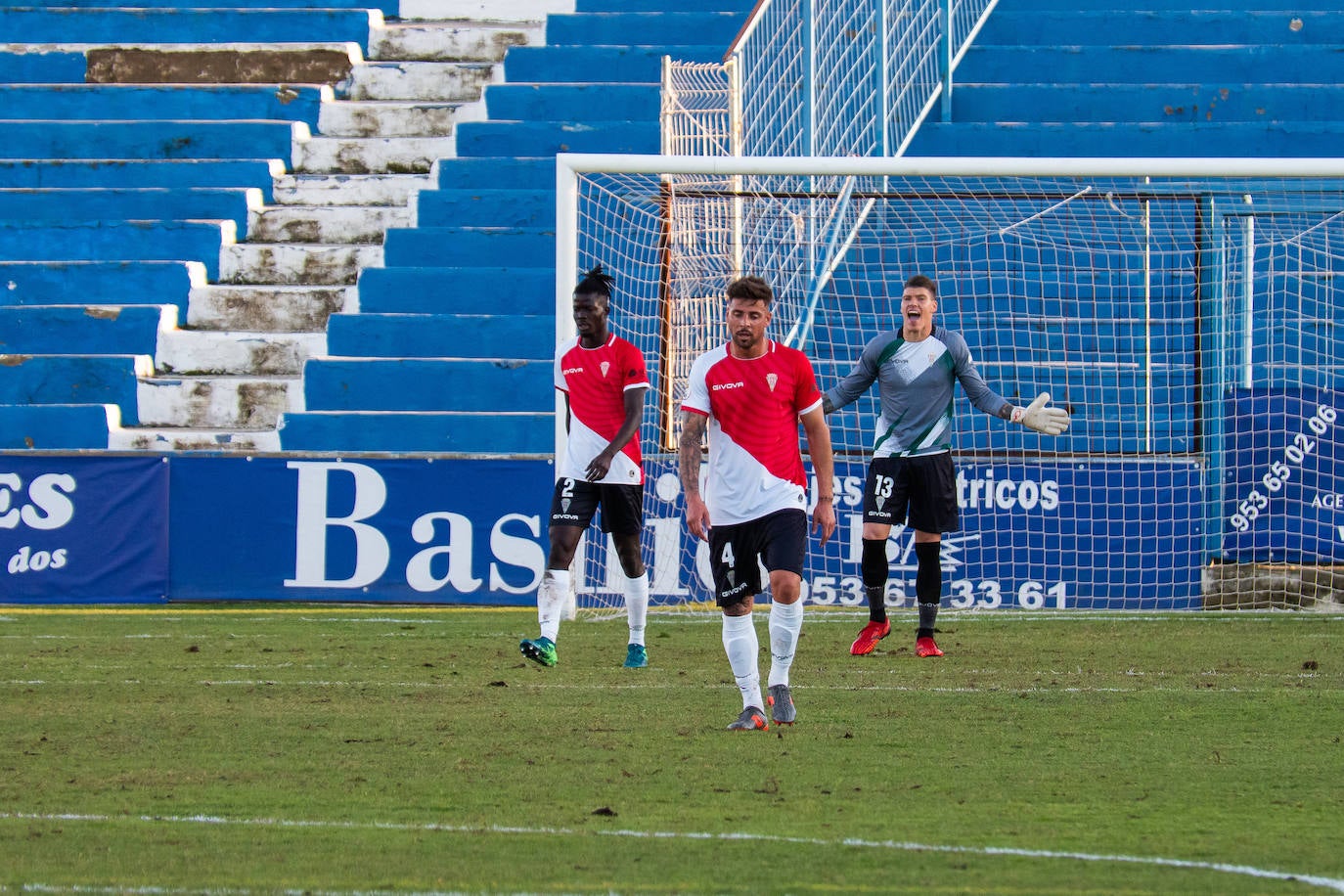 El Linares-Córdoba CF, en imágenes