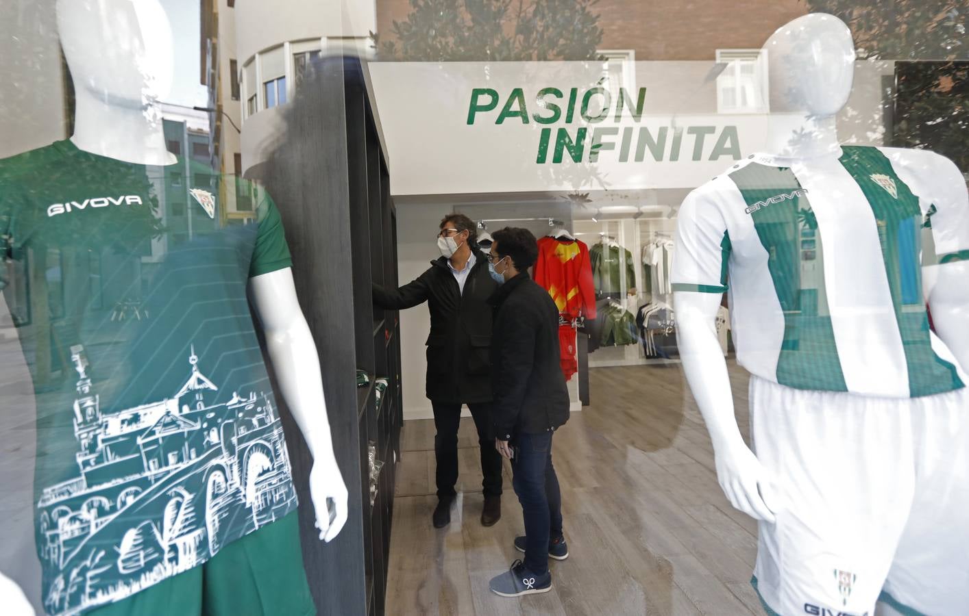 La nueva tienda oficial del Córdoba CF, en imágenes