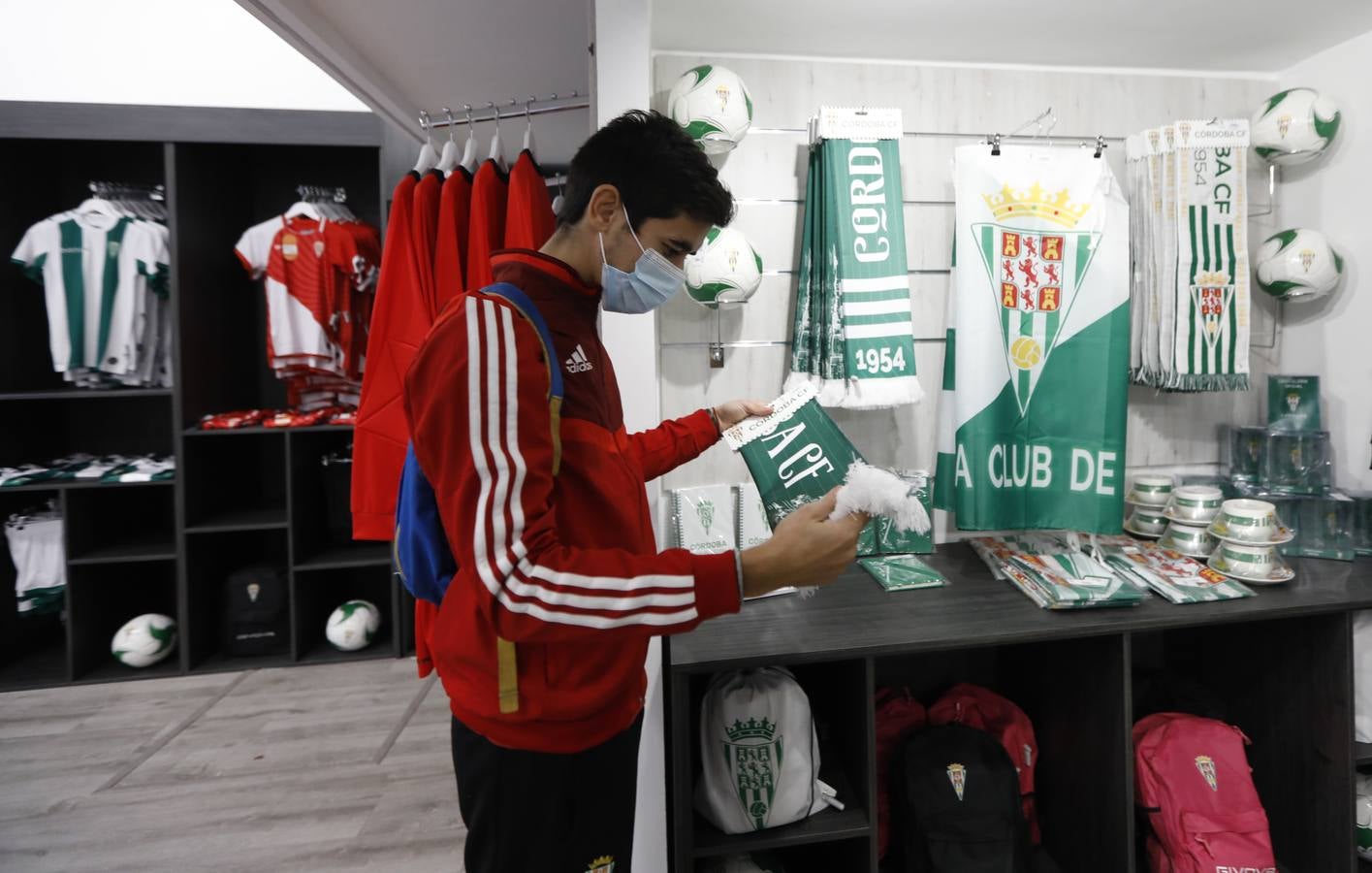 La nueva tienda oficial del Córdoba CF, en imágenes