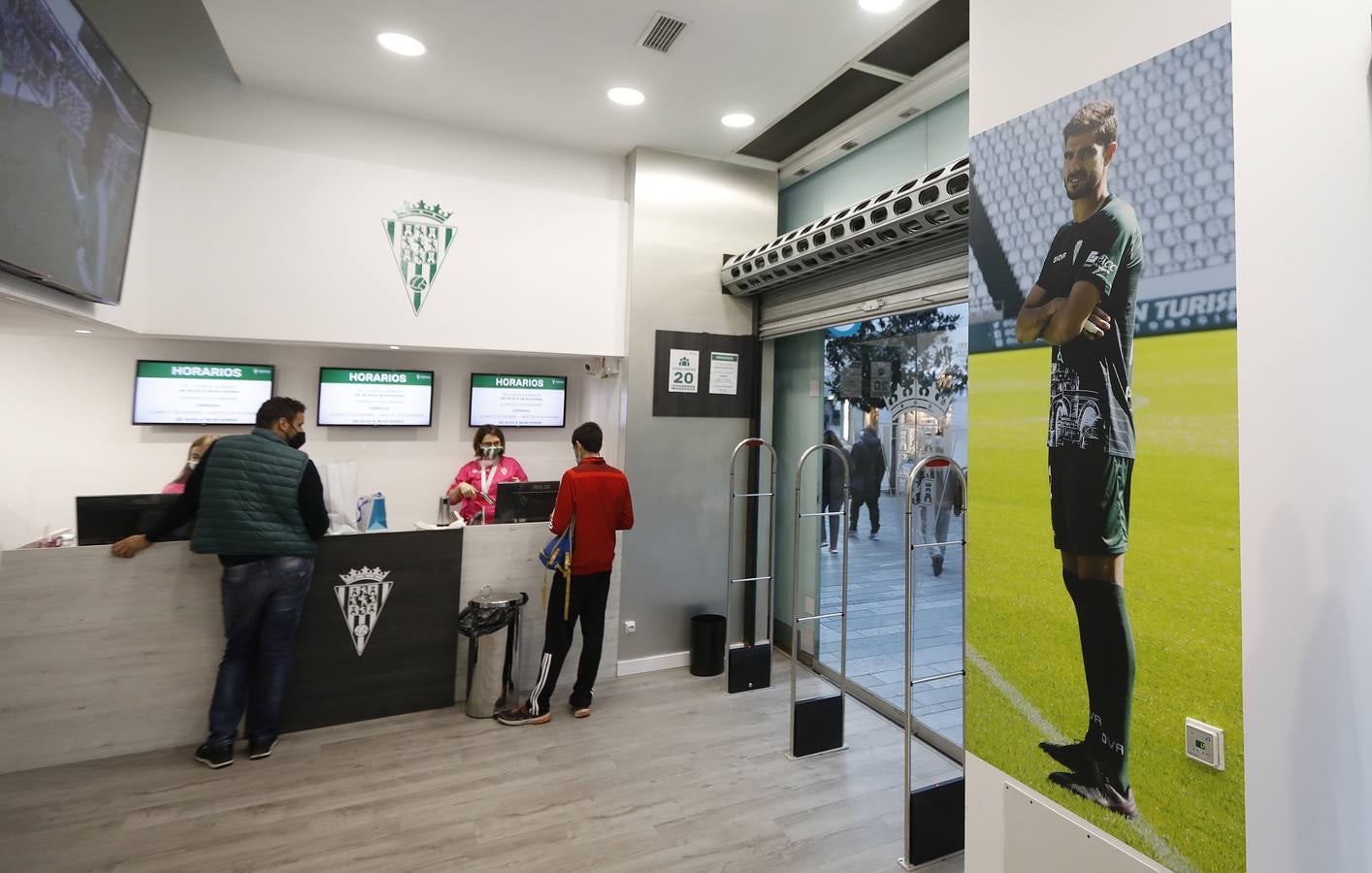 La nueva tienda oficial del Córdoba CF, en imágenes