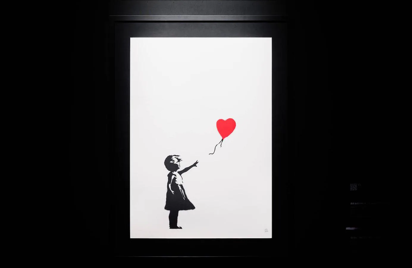 Esta serigrafía de «Niña con globo» es similar a la recientemente destruida por el propio artista en una acción en Sotheby's, la casa de subastas de Londres.. 