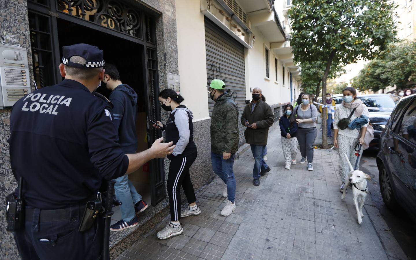 En imágenes, el aparatoso incendio en un edificio de Ciudad Jardín en Córdoba