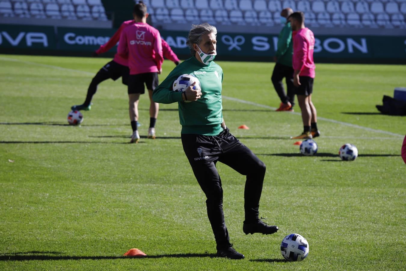 La primera jornada de Pablo Alfaro en el Córdoba CF, en imágenes