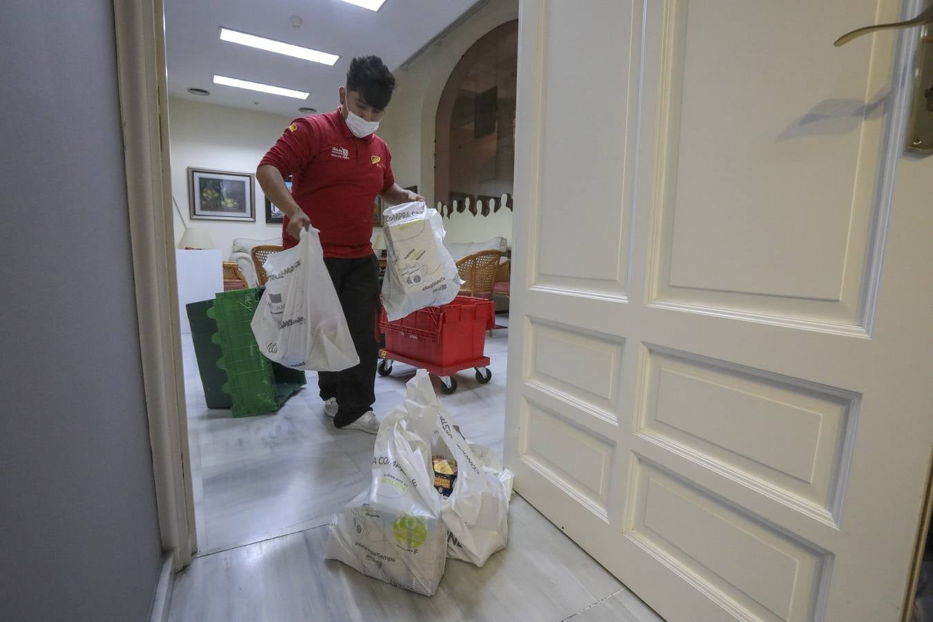 Recogida de alimentos en el Ateneo de Sevilla