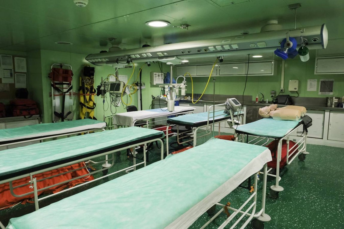 FOTOS: El portaeronaves ‘Juan Carlos I’ se somete a una profunda revisión en el astillero de Puerto Real