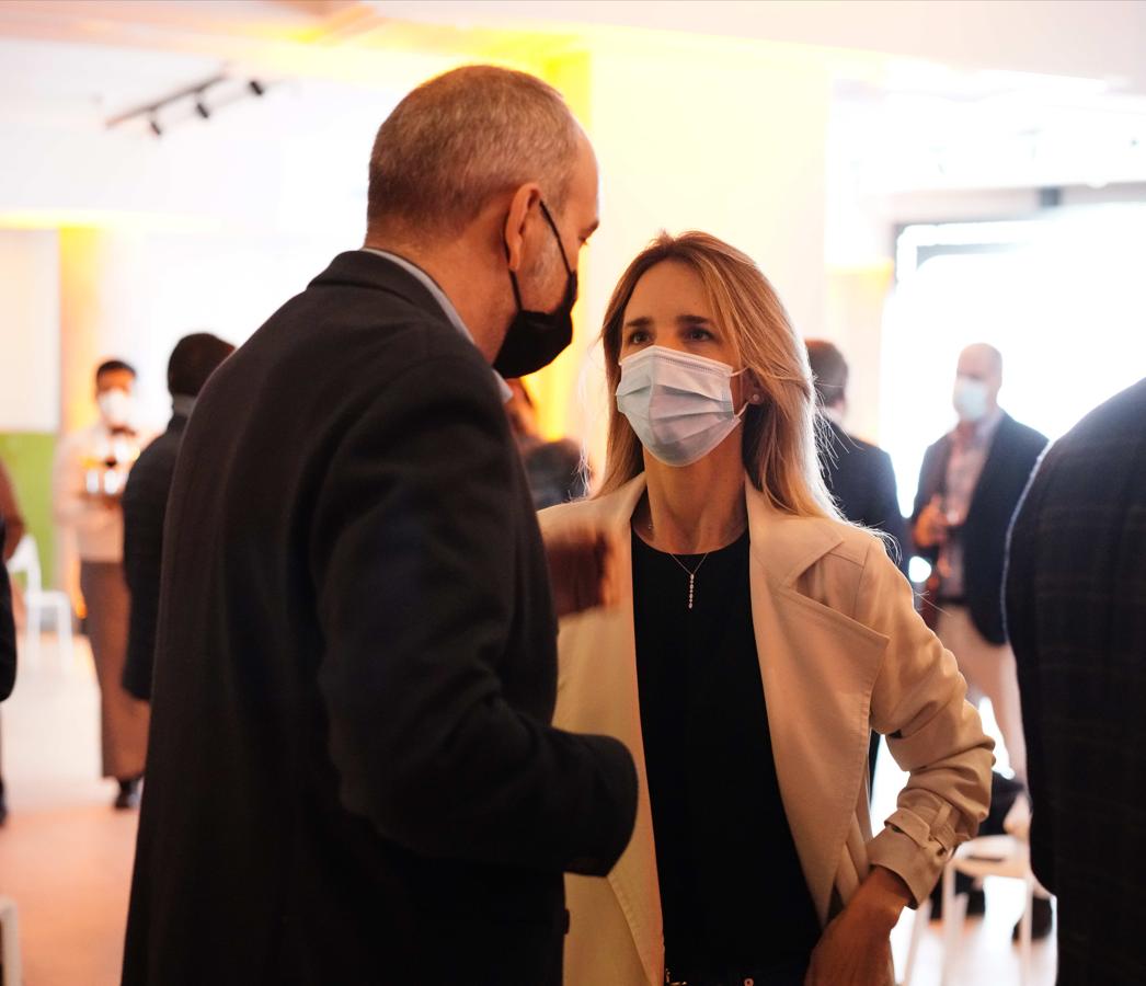 Cayetana Álvarez de Toledo conversa tras la gala. 