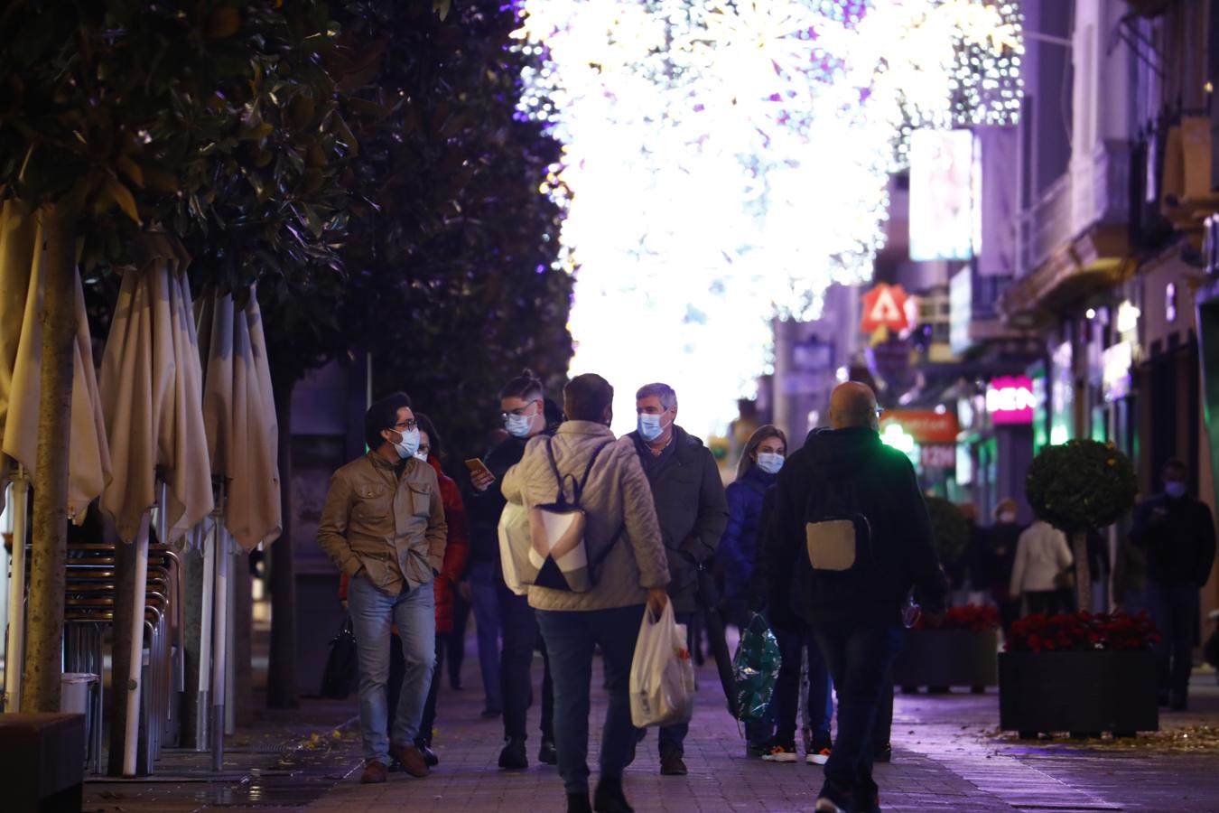 El gélido ambiente navideño en el Centro de Córdoba, en imágenes