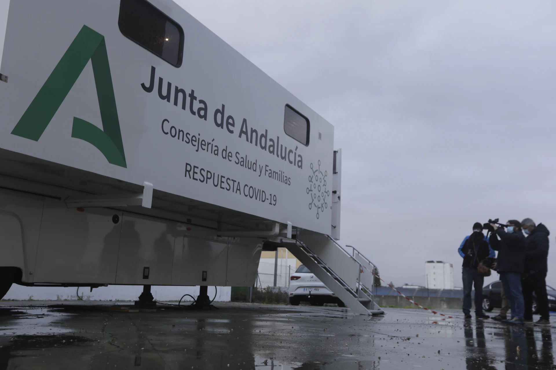 Fotos: Así es el nuevo camión que realiza los cribados masivos en la provincia de Cádiz