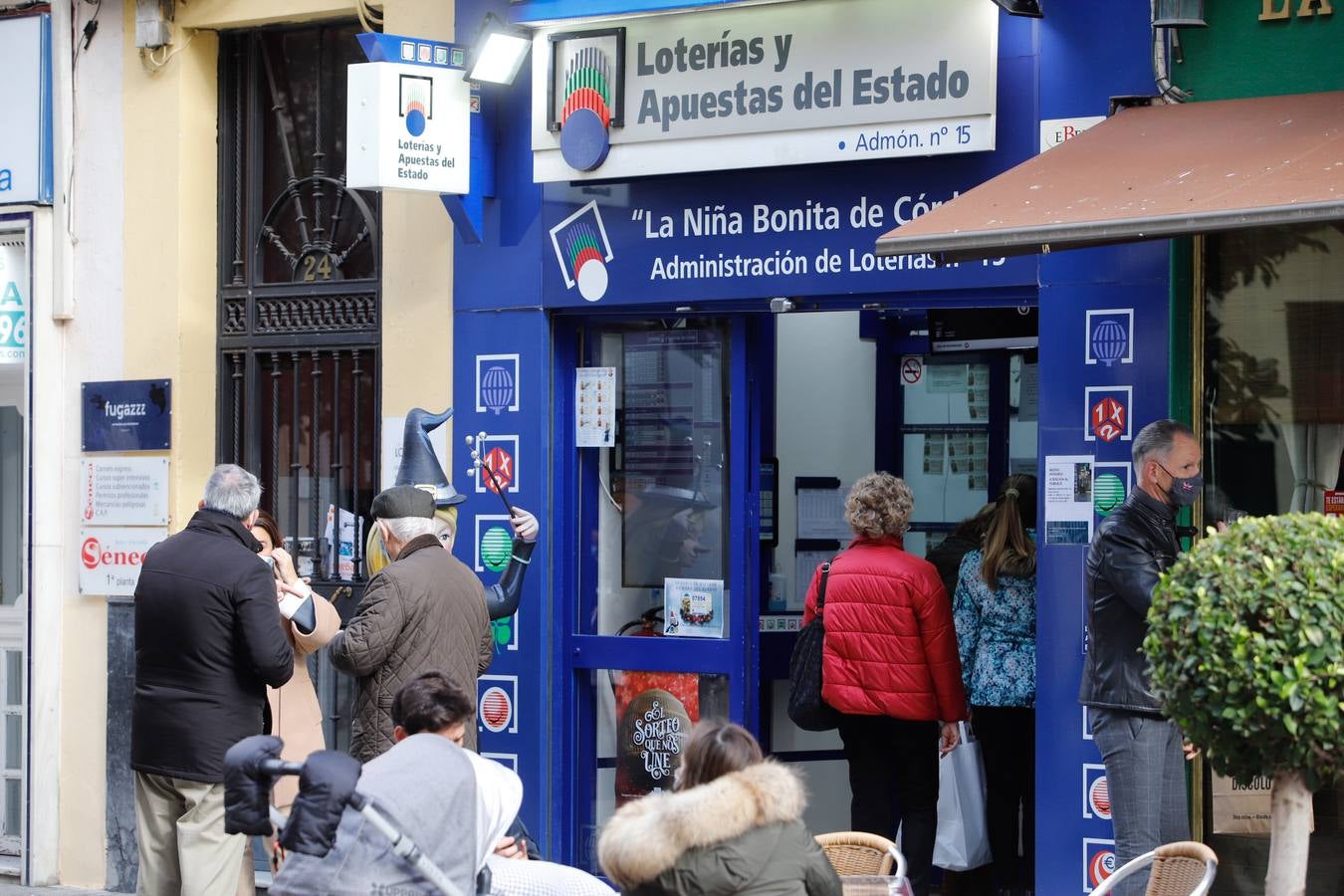 El ambiente en el Centro de Córdoba el sábado del puente, en imágenes