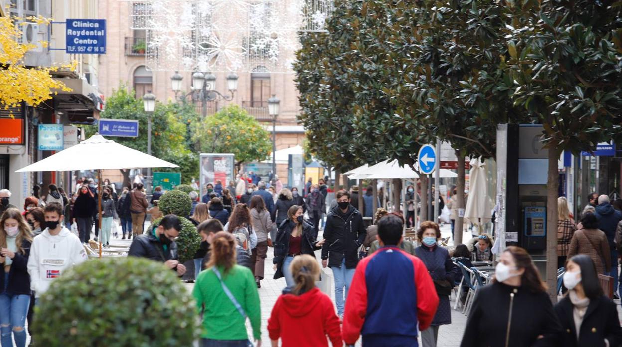 El ambiente en el Centro de Córdoba el sábado del puente, en imágenes