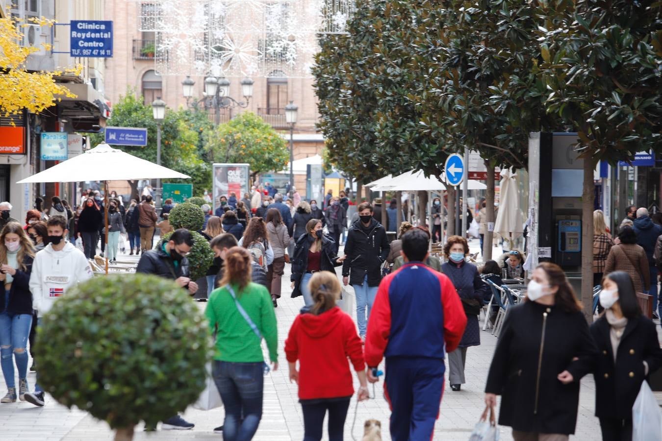 El ambiente en el Centro de Córdoba el sábado del puente, en imágenes