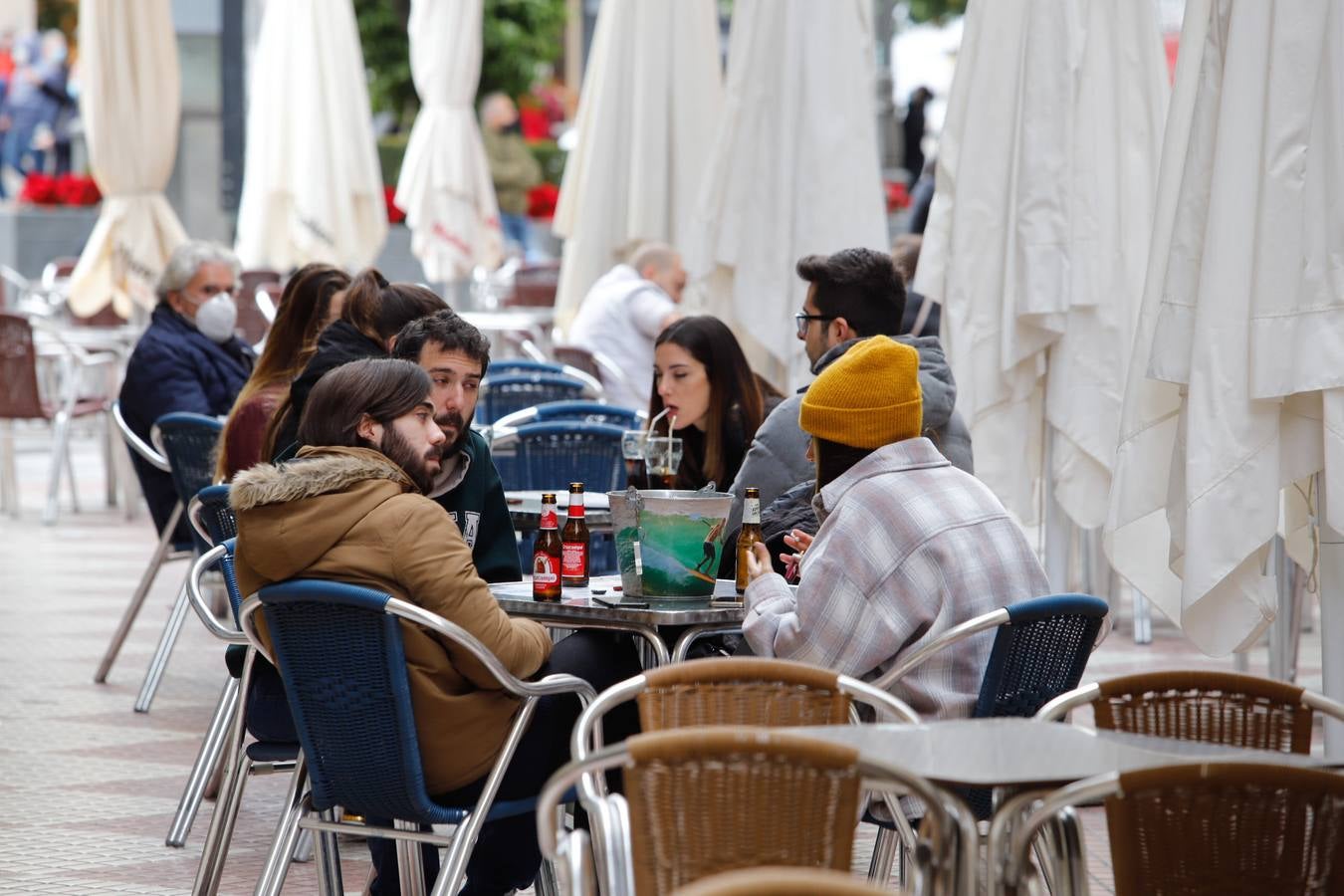 El ambiente en el Centro de Córdoba el sábado del puente, en imágenes