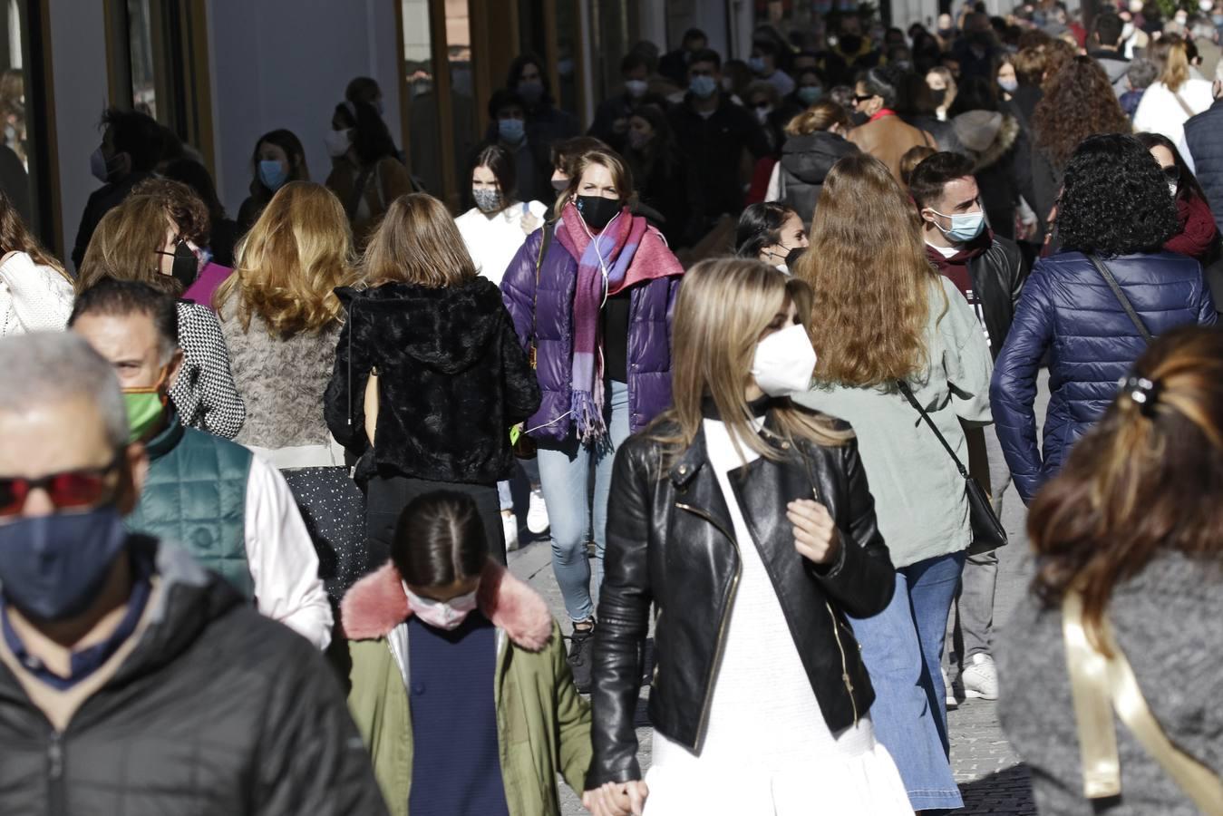 En imágenes, ambiente del Centro de Sevilla en el comienzo del puente de diciembre