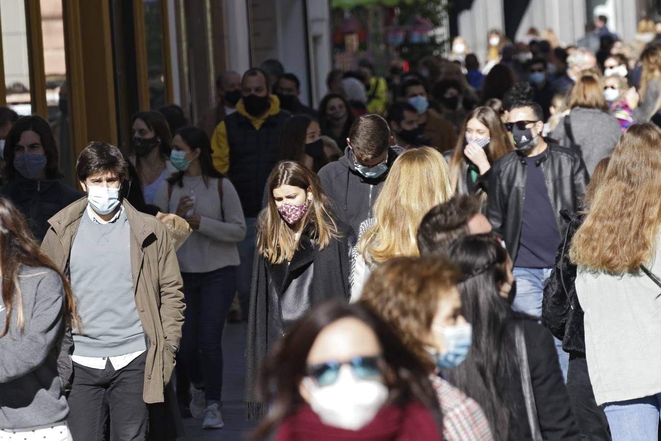 En imágenes, ambiente del Centro de Sevilla en el comienzo del puente de diciembre