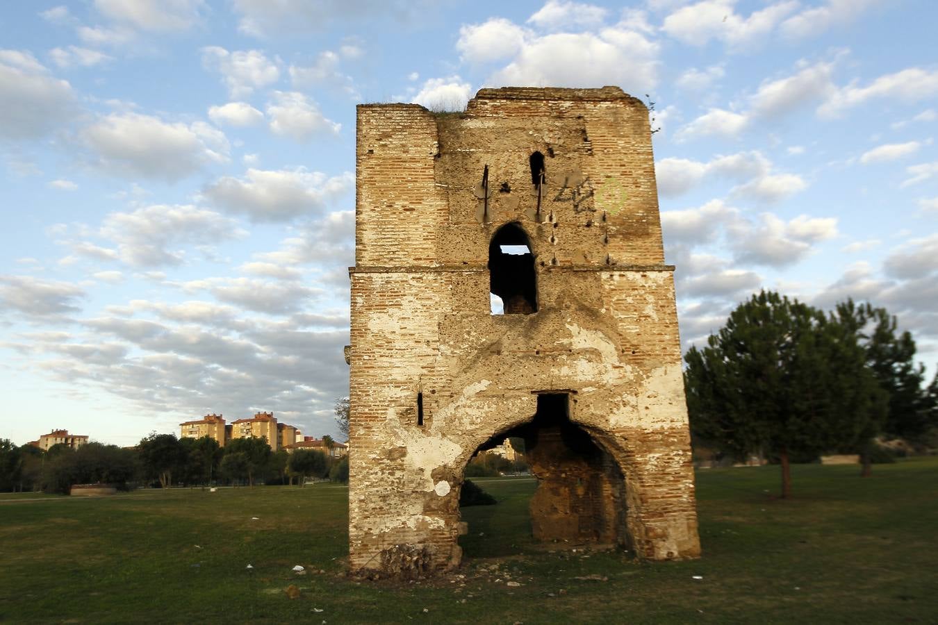 Monumentos sevillanos olvidados: Torre Blanca del Guadaira