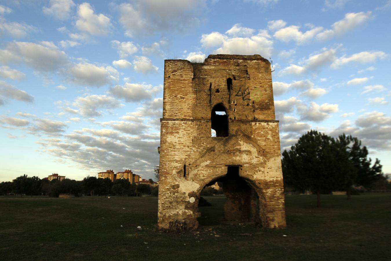 Monumentos sevillanos olvidados: Torre Blanca del Guadaira