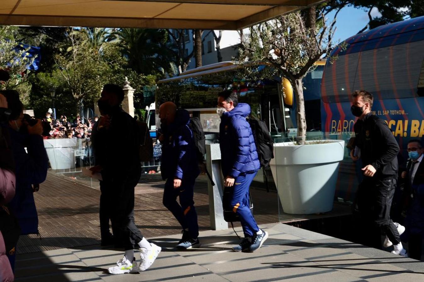 FOTOS: La llegada del Barcelona a Cádiz, en imágenes