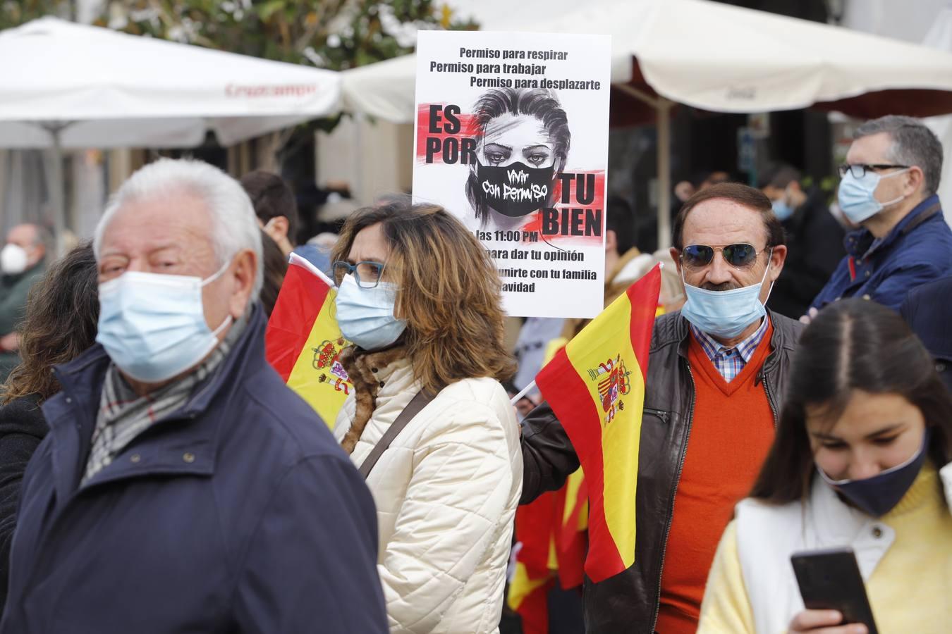 El acto de Vox por la defensa de la Constitución en Córdoba, en imágenes