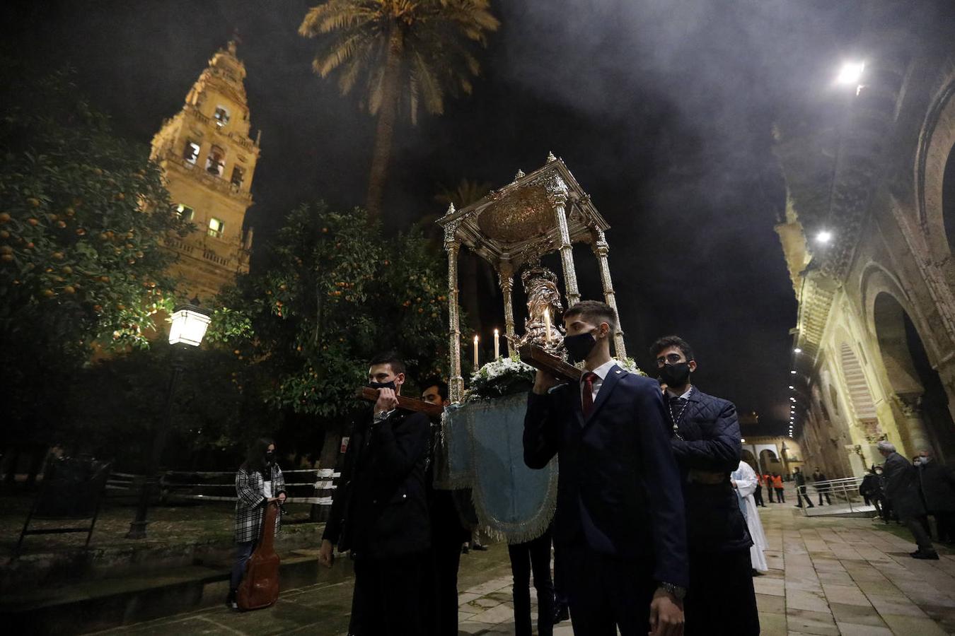 La Vigilia de la Inmaculada en Córdoba, en imágenes