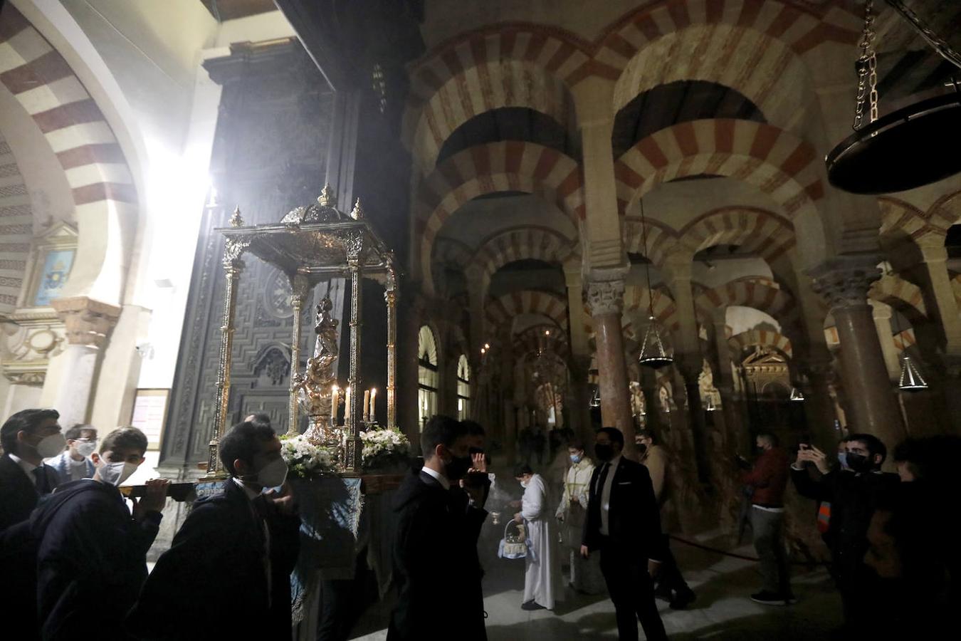 La Vigilia de la Inmaculada en Córdoba, en imágenes