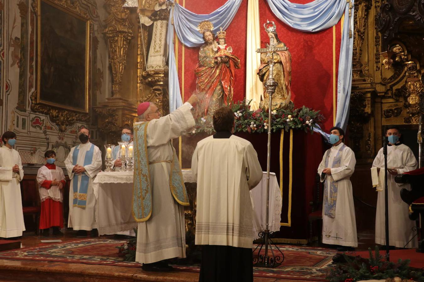 El día de la Inmaculada en los templos de Córdoba, en imágenes