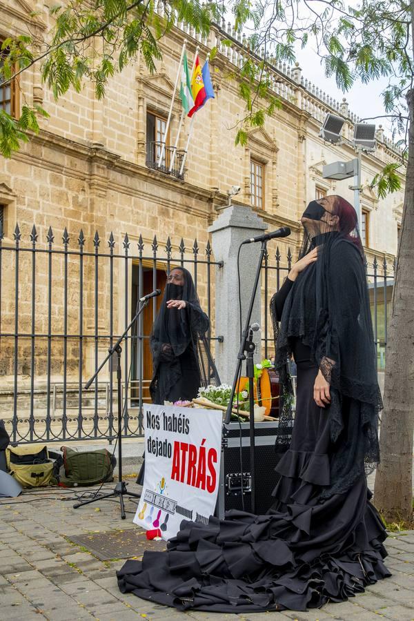 En imágenes, la protesta de los trabajadores del sector cultural en Sevilla