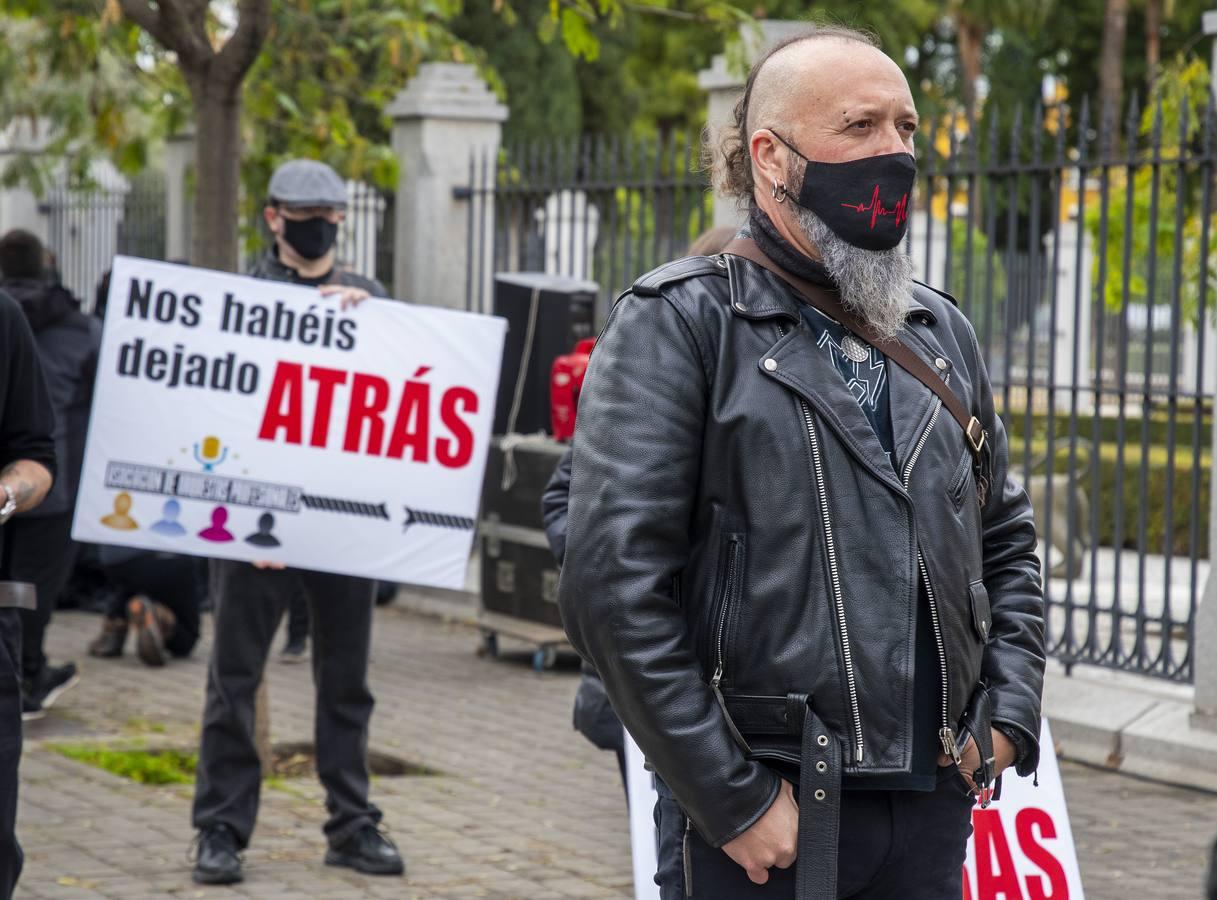 En imágenes, la protesta de los trabajadores del sector cultural en Sevilla