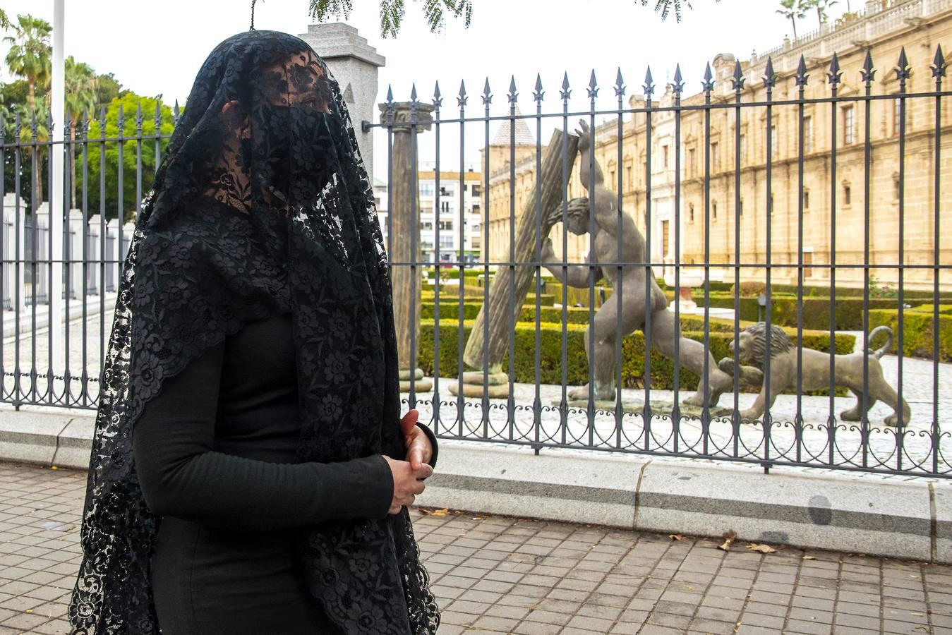 En imágenes, la protesta de los trabajadores del sector cultural en Sevilla