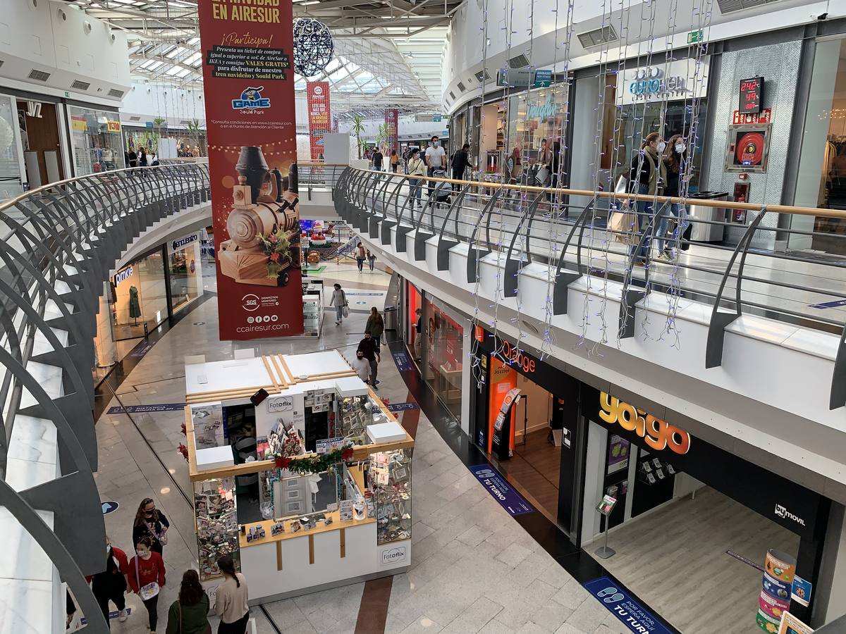 Los centros comerciales de Sevilla llenos con las nuevas medidas