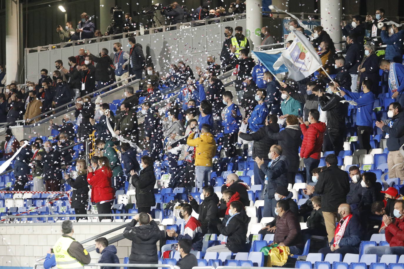 El ambientazo de la grada en el Ciudad de Lucena-Sevilla FC, en imágenes